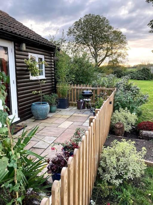 Cosy Studio Retreat In Wells, Somerset Exterior photo